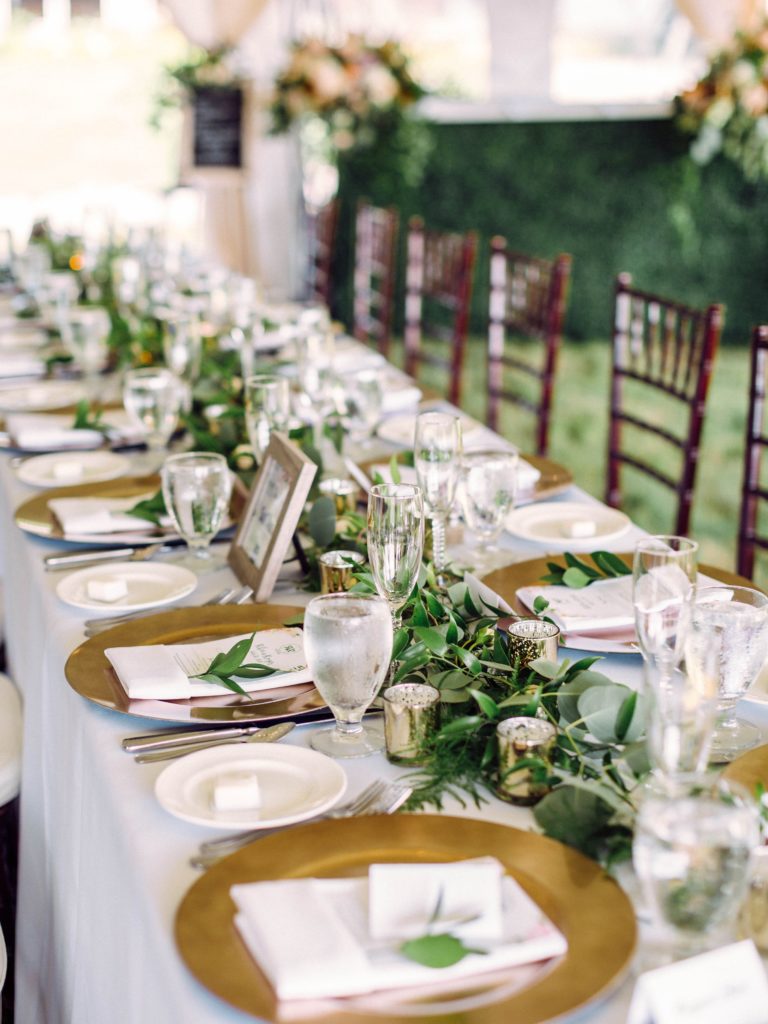 10 Ways to use Greenery as Wedding Decor - Carrie House Photography